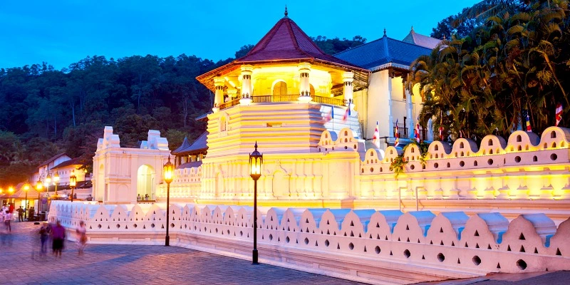 Temple-tooth-kandy-srilanka