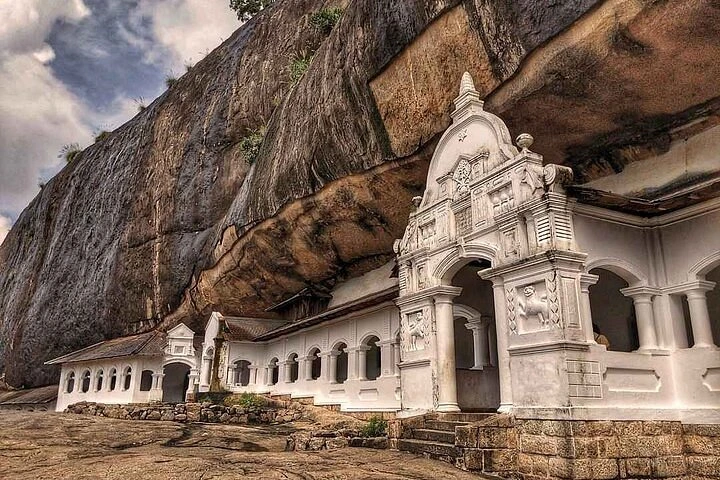 dambulla-cave-temple
