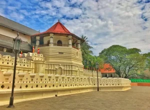 temple-tooth-srilanka